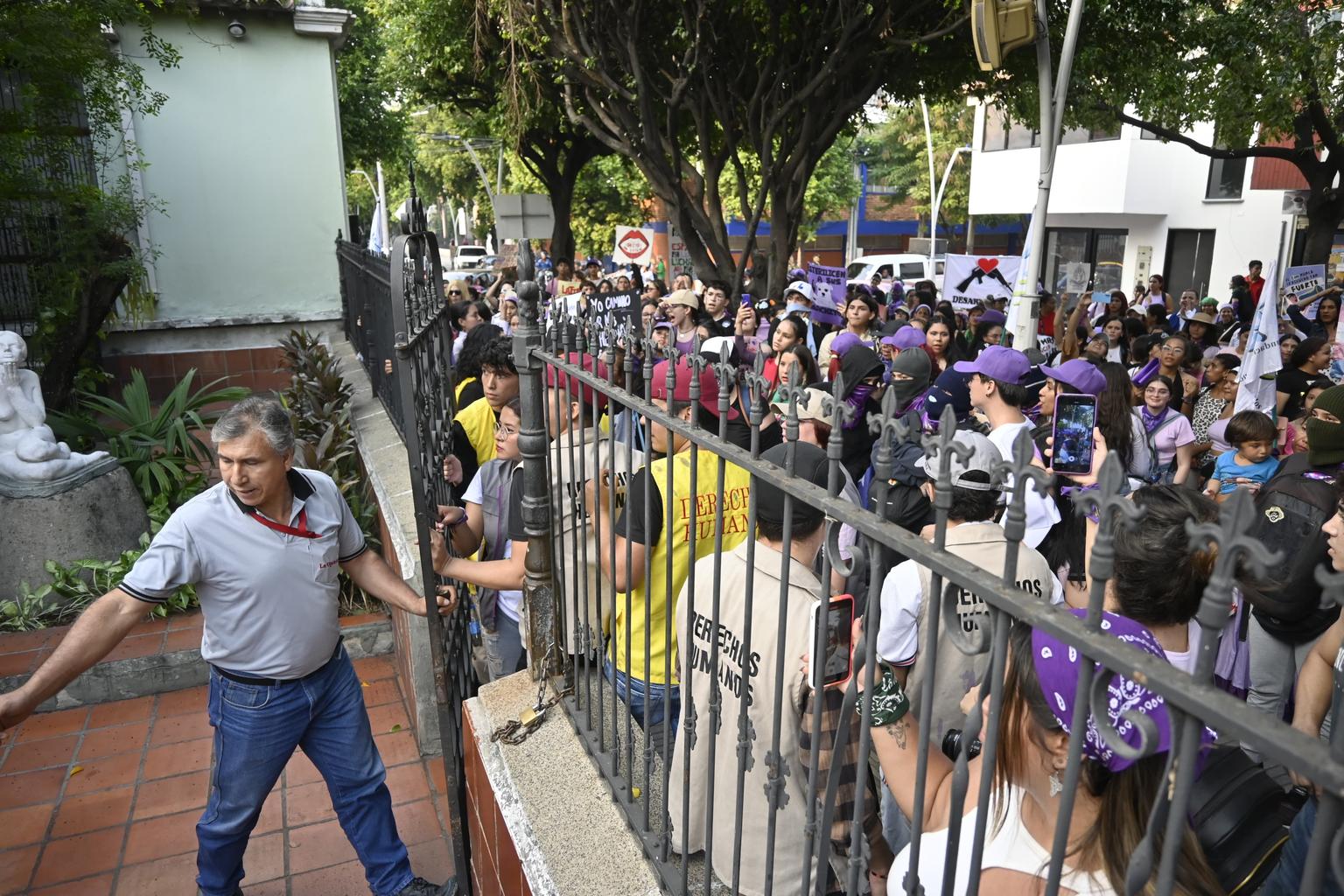 Agresiones contra La Opinión, en Cúcuta, en las marchas correspondientes al 8M