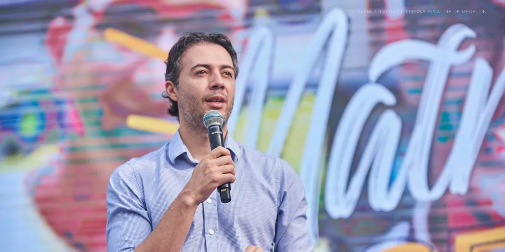 El alcalde de Medellín, Daniel Quintero, estigmatiza a la periodista Ana Cristina Restrepo
