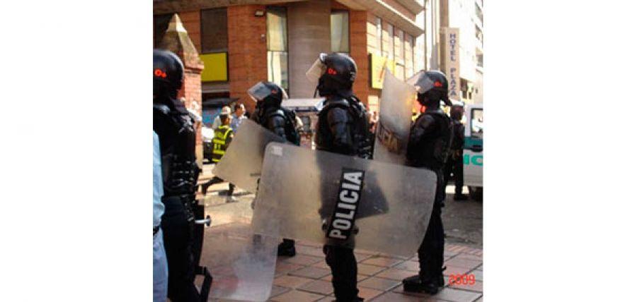 Periodistas son agredidos por agentes de la Policía en dos ciudades del país